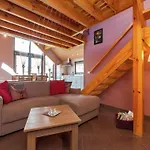 La Roche Cozy Forest Escape