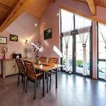 La Roche Cozy Forest Escape