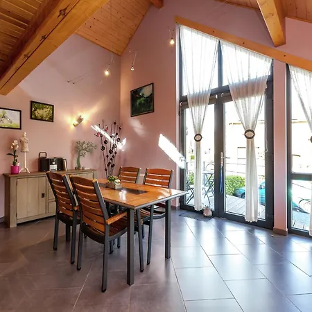 La Roche Cozy Forest Escape