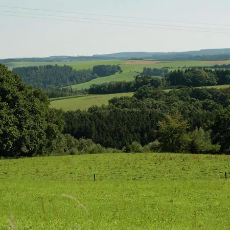 Vakantiehuis La Roche Cozy Forest Escape *